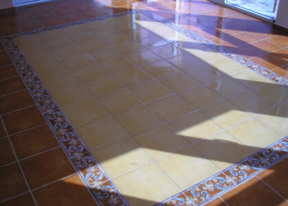 POKLÁDKA KERAMICKÉ DLAŽBY