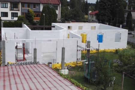 STAVBA RODINNÉHO DOMU NOVÉ STRAŠECÍ